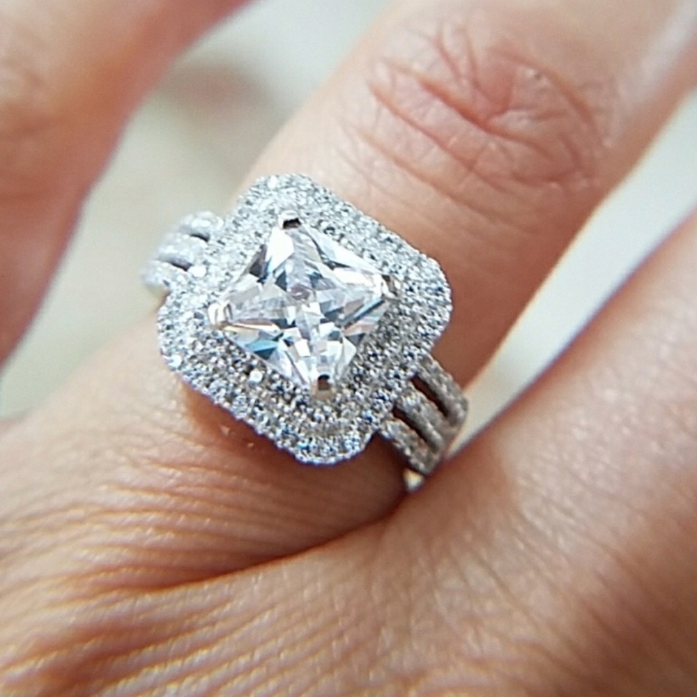 STUNNING 14k gold plated princess cut ring